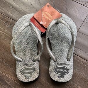 Havaianas Slim Gloss Black & metallic thong flip flops,cushioned footbed,summer